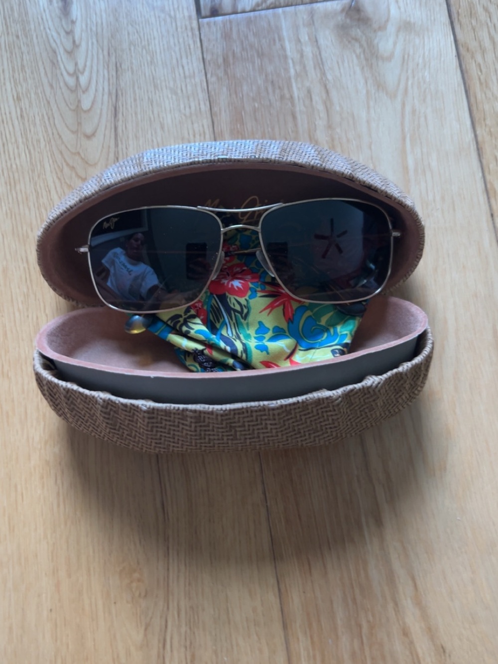 Maui Jim Gold Frame Brown Lens Sunglasses - Picture 3 of 5
